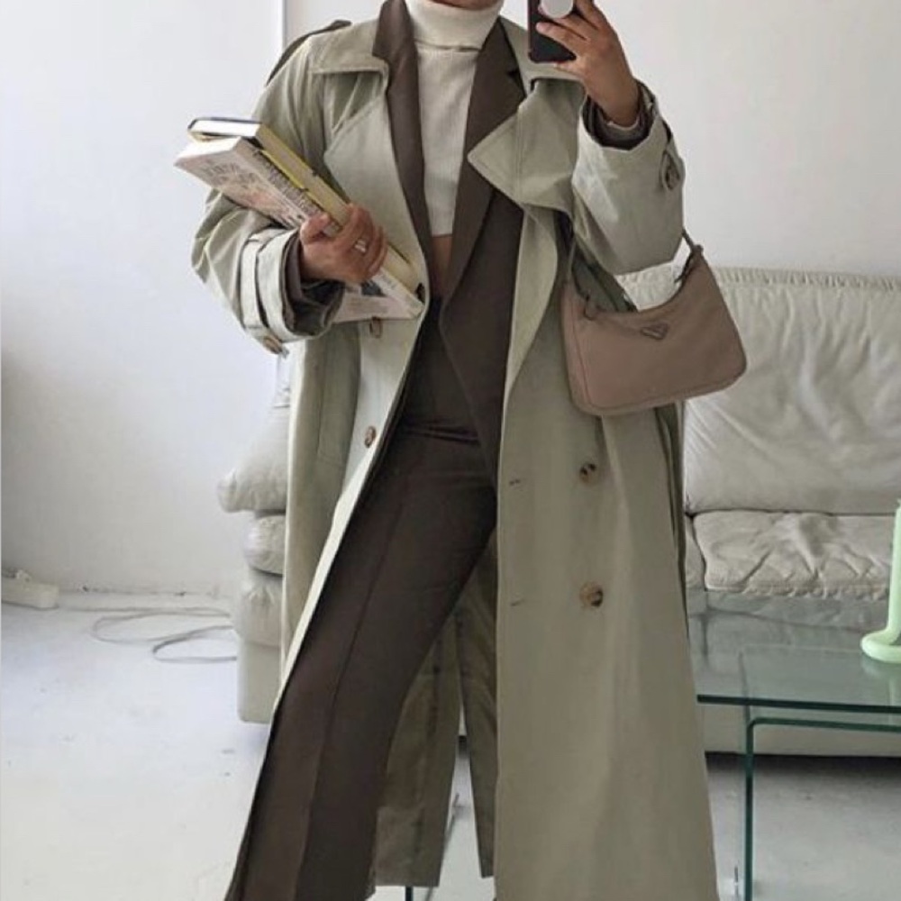 Misty Harbor fully lined trench coat. Size 40L